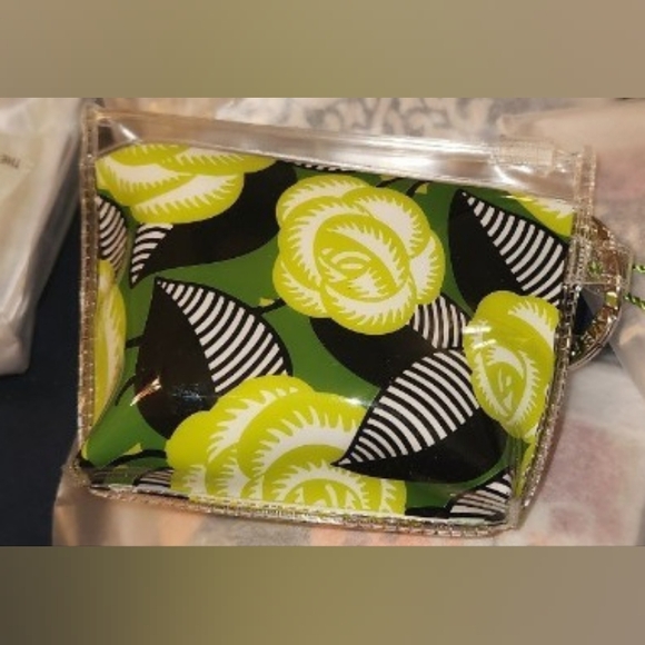 Vera Bradley La Neon Rose Zipidy keychain! NWT! 💚🌹 - Picture 2 of 3